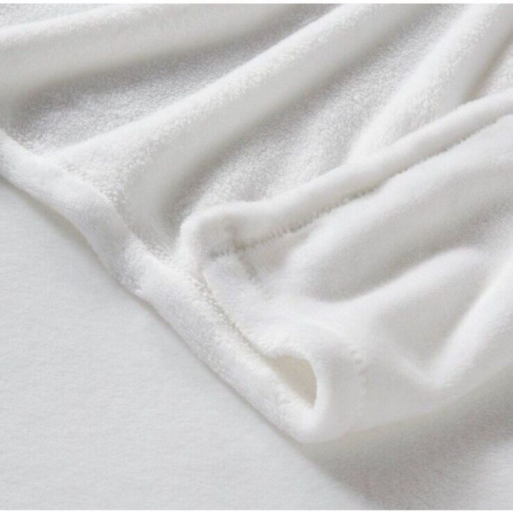 Room Essentials Plush Bed Blanket Throw - Picture 3 of 6